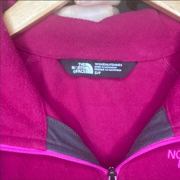⚫️ NORTH FACE HOT PINK FLEECE 1/4 zip - Picture 6 of 12